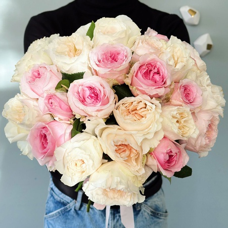 Букет 25 піоноподібних троянд Девід Остін